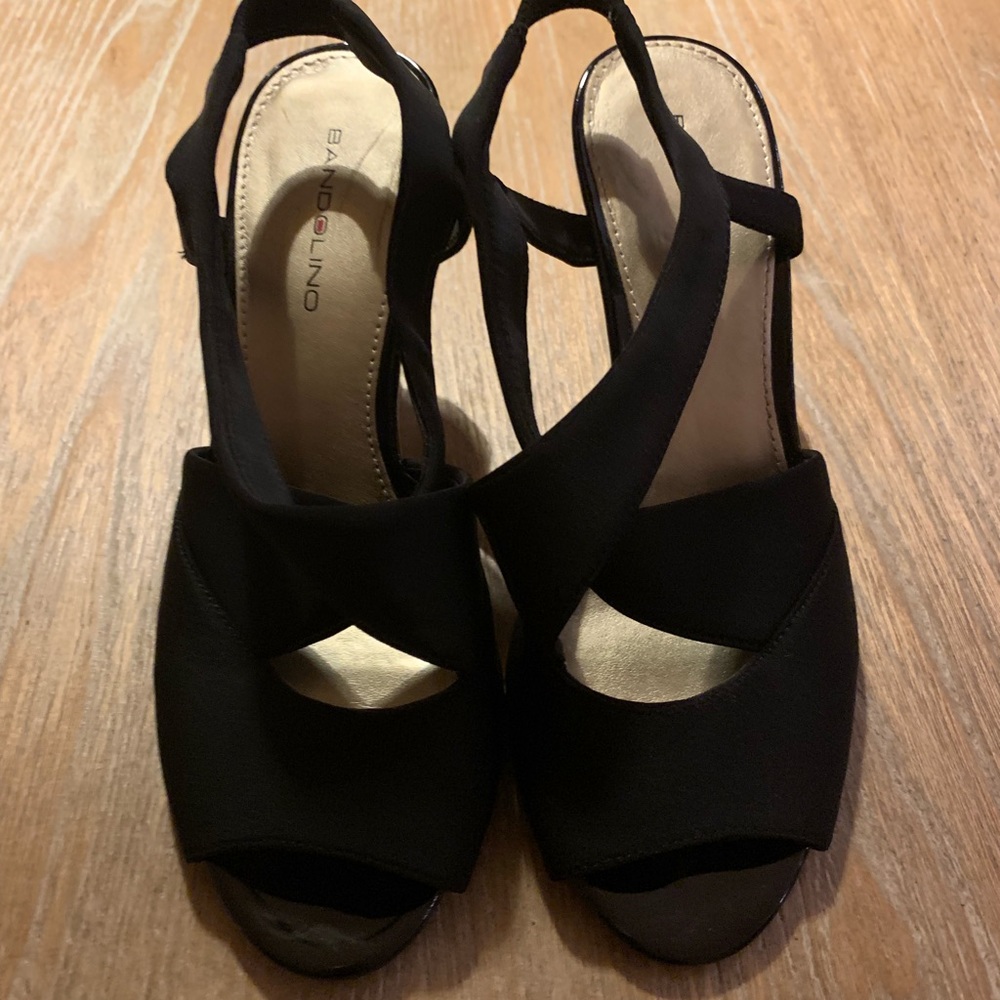 Size 7 Sexy Black Strappy Bandolino Shoes